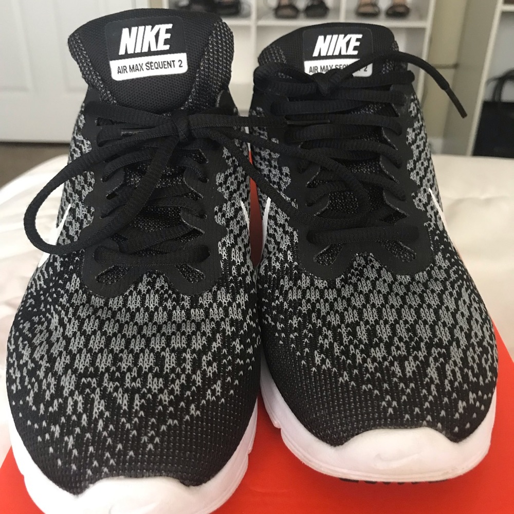 Nike women’s Air Max Sequent 2